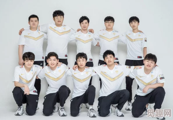 2025年电竞圈震动:揭秘V5战队退出LPL的背后原因与热门转会动态 2025年电竞圈震动:揭秘V5战队退出LPL的背后原因与热门转会动态